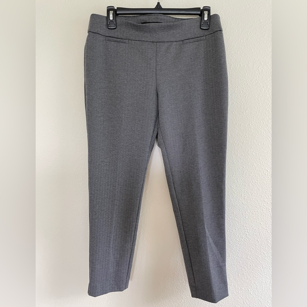 Women’s Work Pants Kasper size 10 P black and white pattern